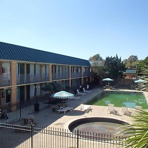 Bossier Inn And Suites